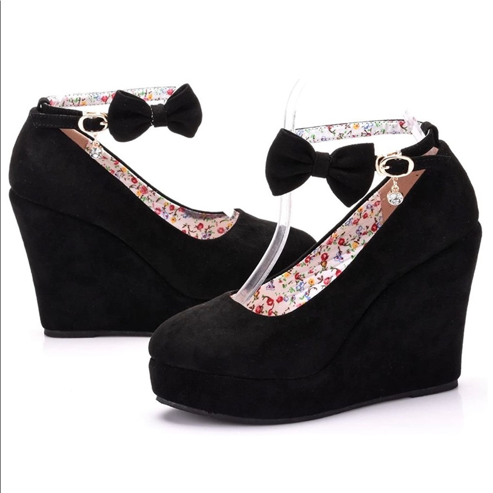 Black Wedges